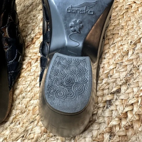 DANSKO Clarissa Daisy Floral Black Leather Slides Heels Sandals EUR 38 (7.5-8) - Picture 9 of 16